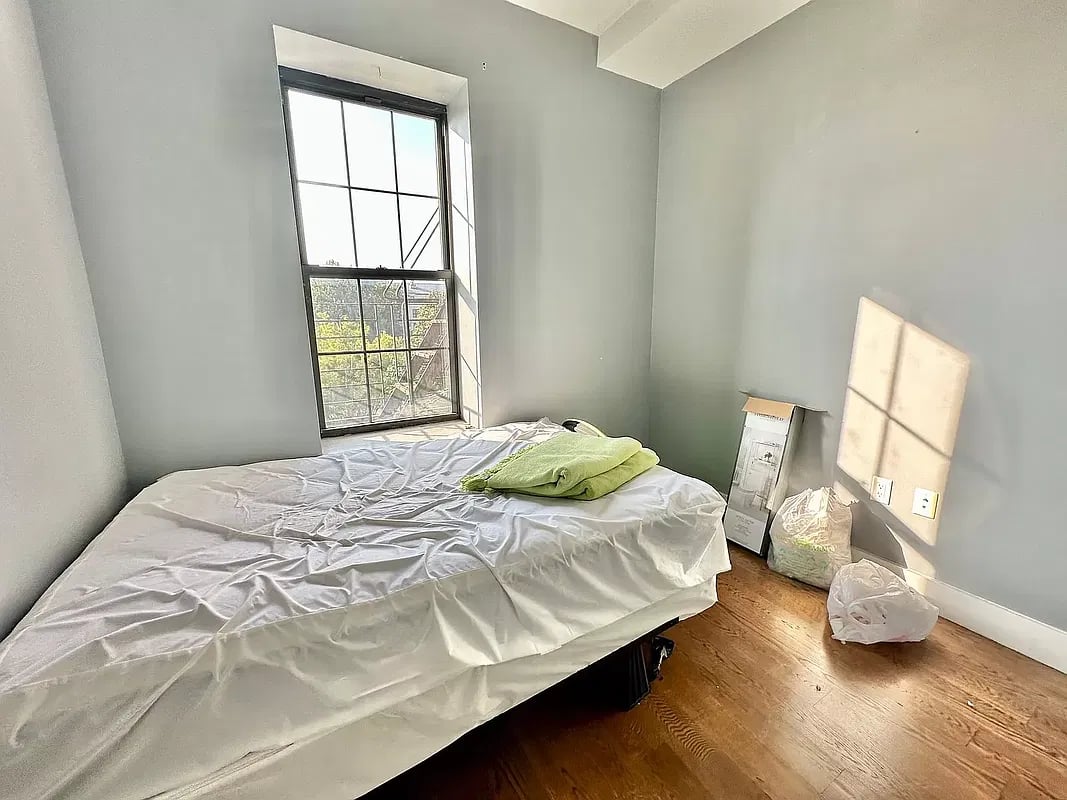 634 Kosciuszko St 3F