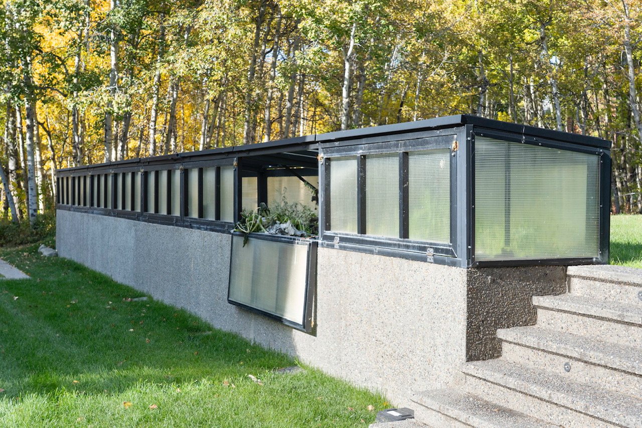 19 Bearspaw Ridge Crescent