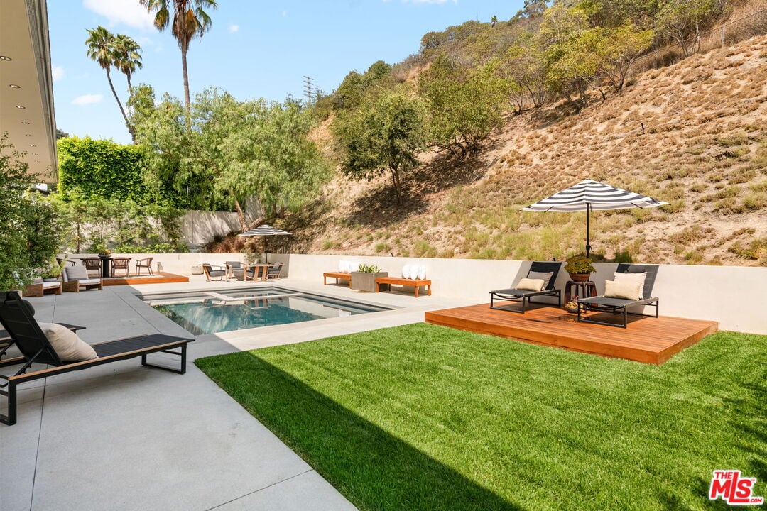 Northstar Pavilion, Amor Rd, 90046