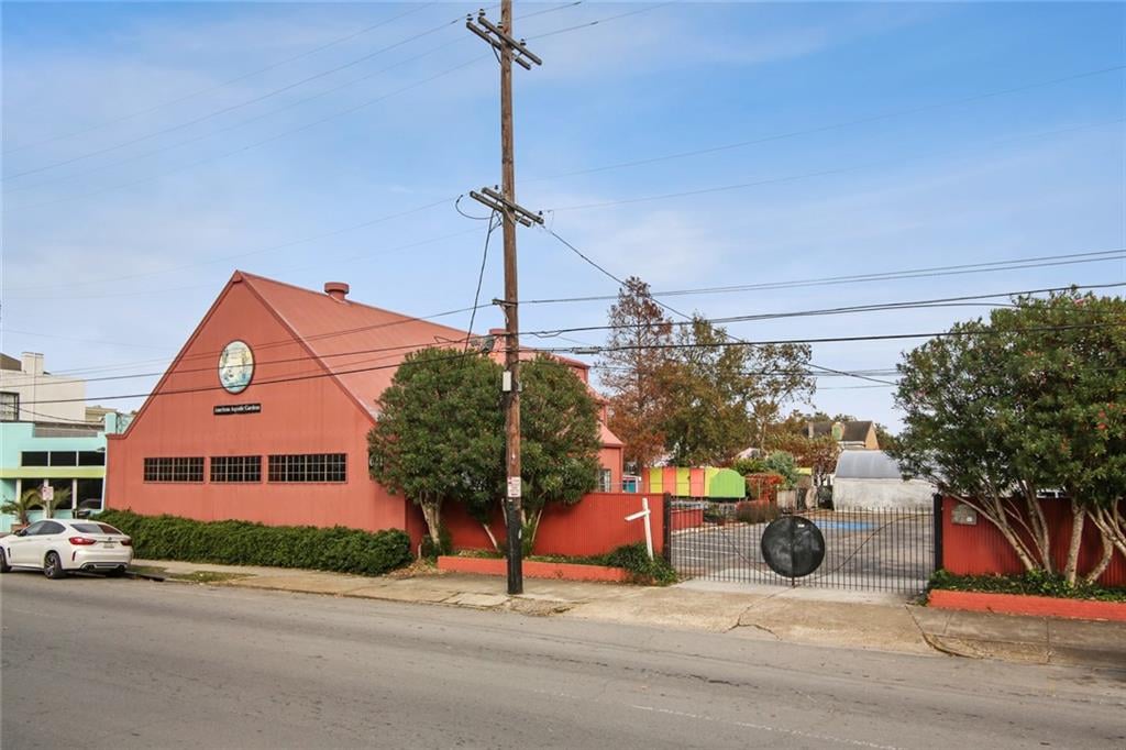 621 Elysian Fields Ave