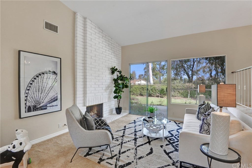 2421 Mountain Ridge Dr