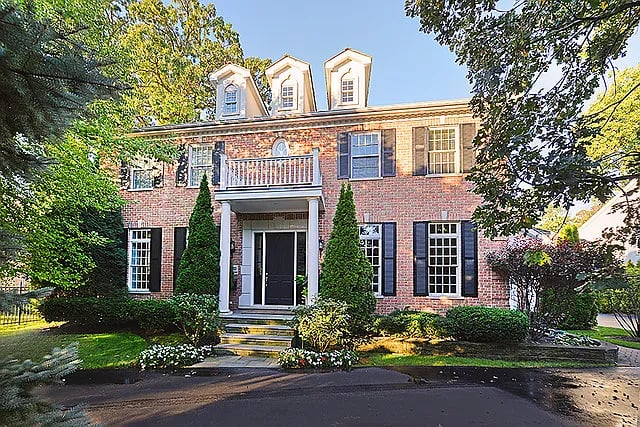870 Sheridan Rd