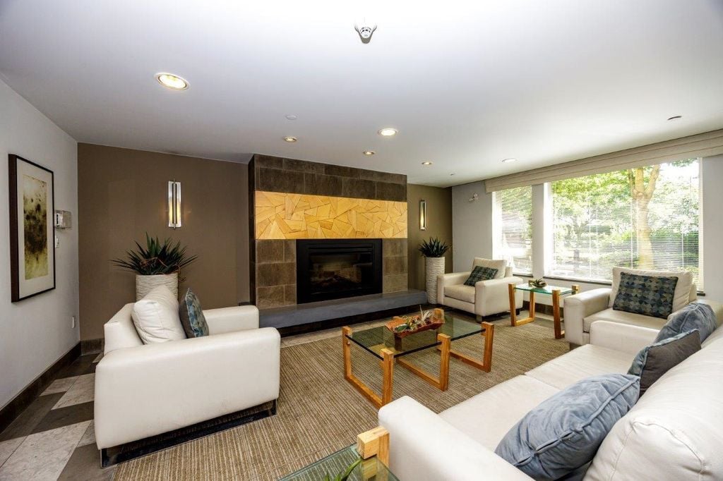 119 W 22nd St, #126