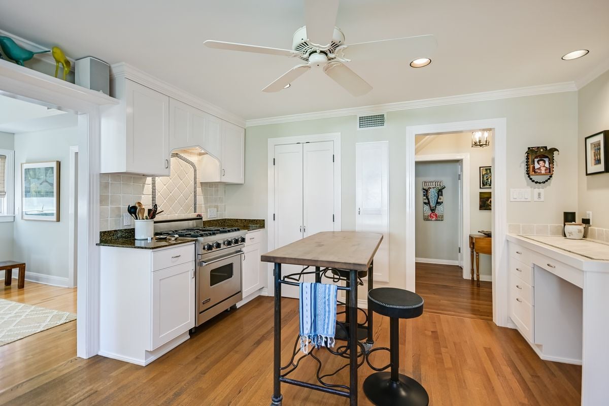 204 W 32nd St