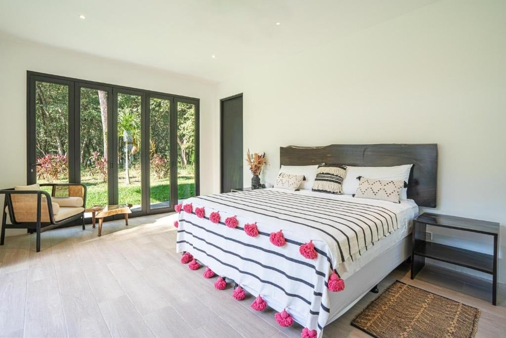 Casa Vista Verde | Contemporary 3-Bed Luxury Home with Pool in Exclusive Catalina Cove