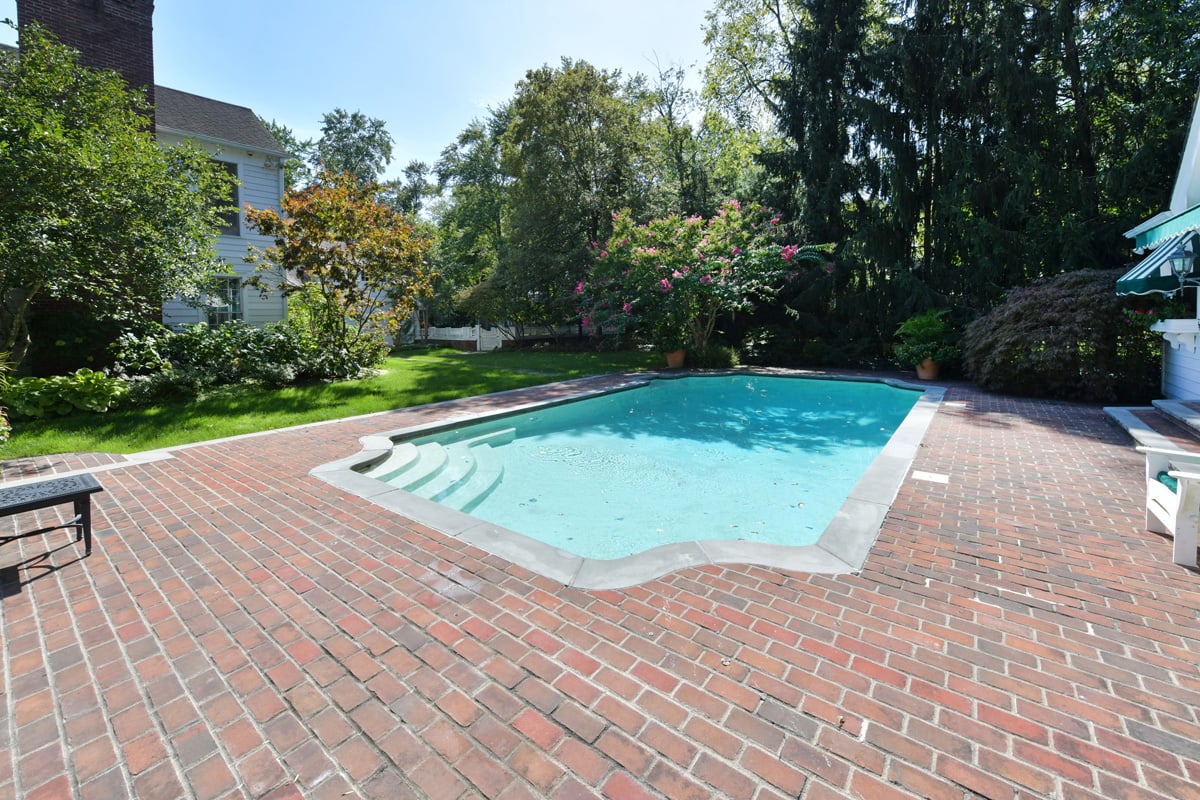 18 Powderhorn Rd