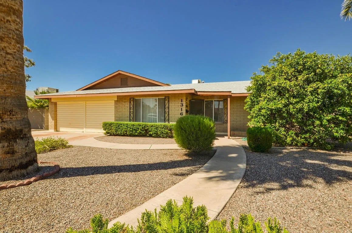 1316 E Bishop Dr