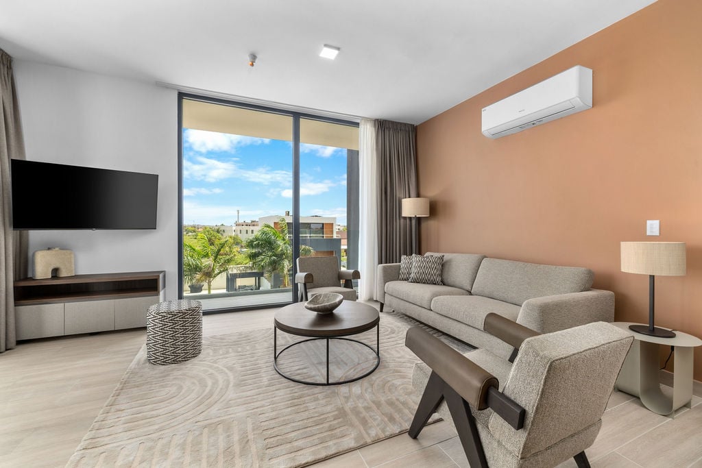 Arashi Boutique Condominiums 