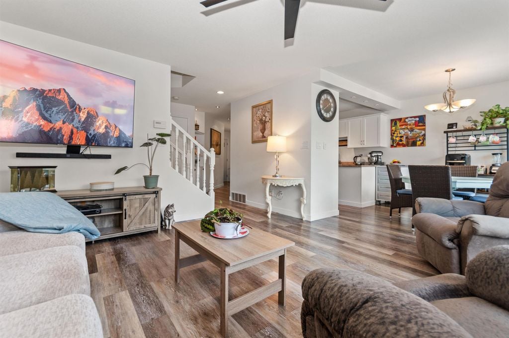 1530 Mackay Crescent, #12