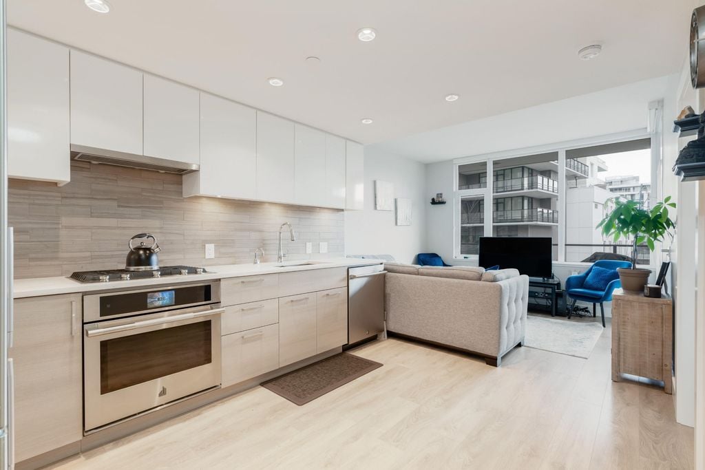 3451 Sawmill Cres, #303