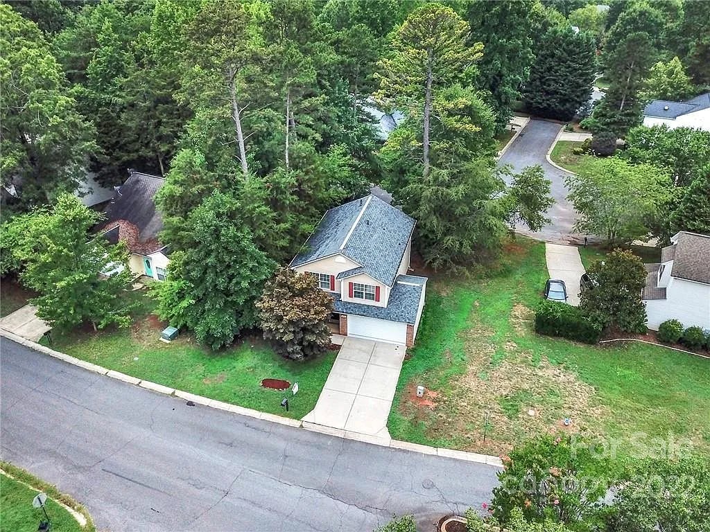 206 Forest Oaks Dr