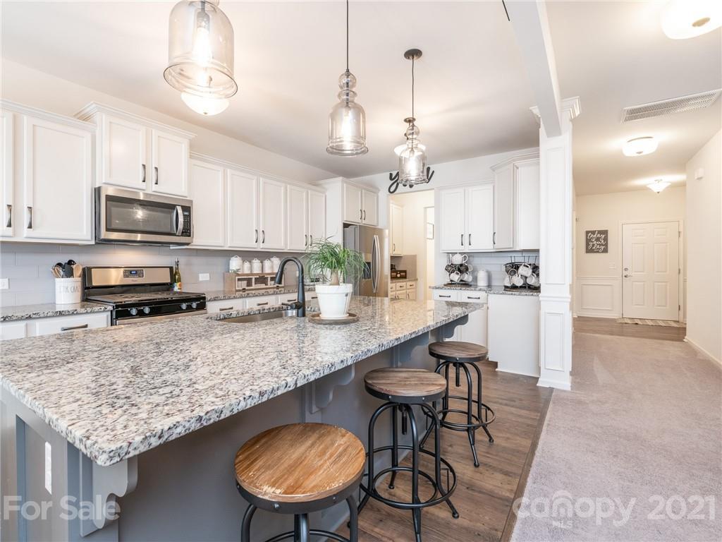1817 Tendril Ave