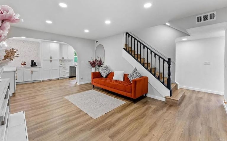 4055 Mount Albertine Ave