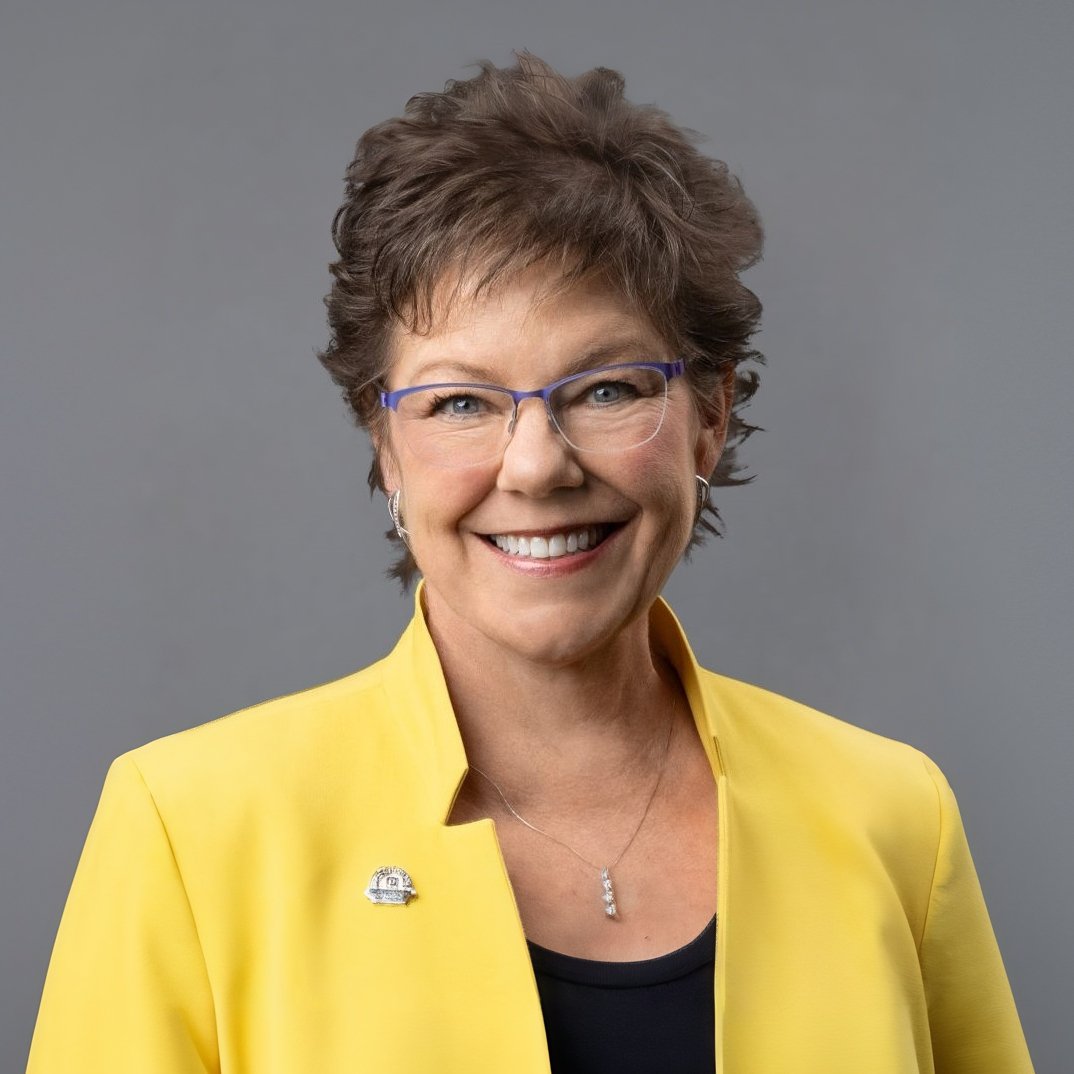 Heidi Greer Westminster, CO Real Estate Agent Headshot