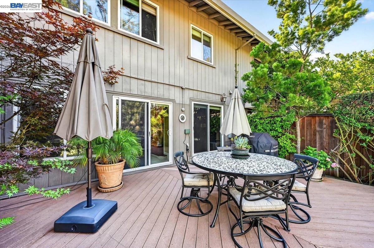 525 Silver Oak Ln