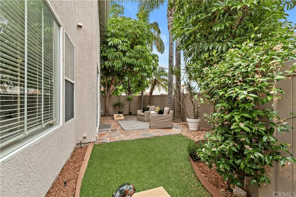 123 Colony Way