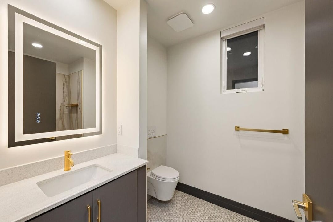 118 N Orlando Ave Unit: 202