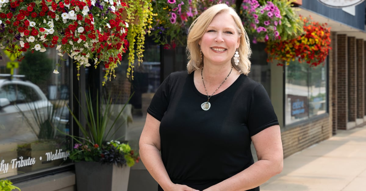 Shanon Tully real estate broker lead agent The Tully Team Platinum Partners Realtors Downers Grove