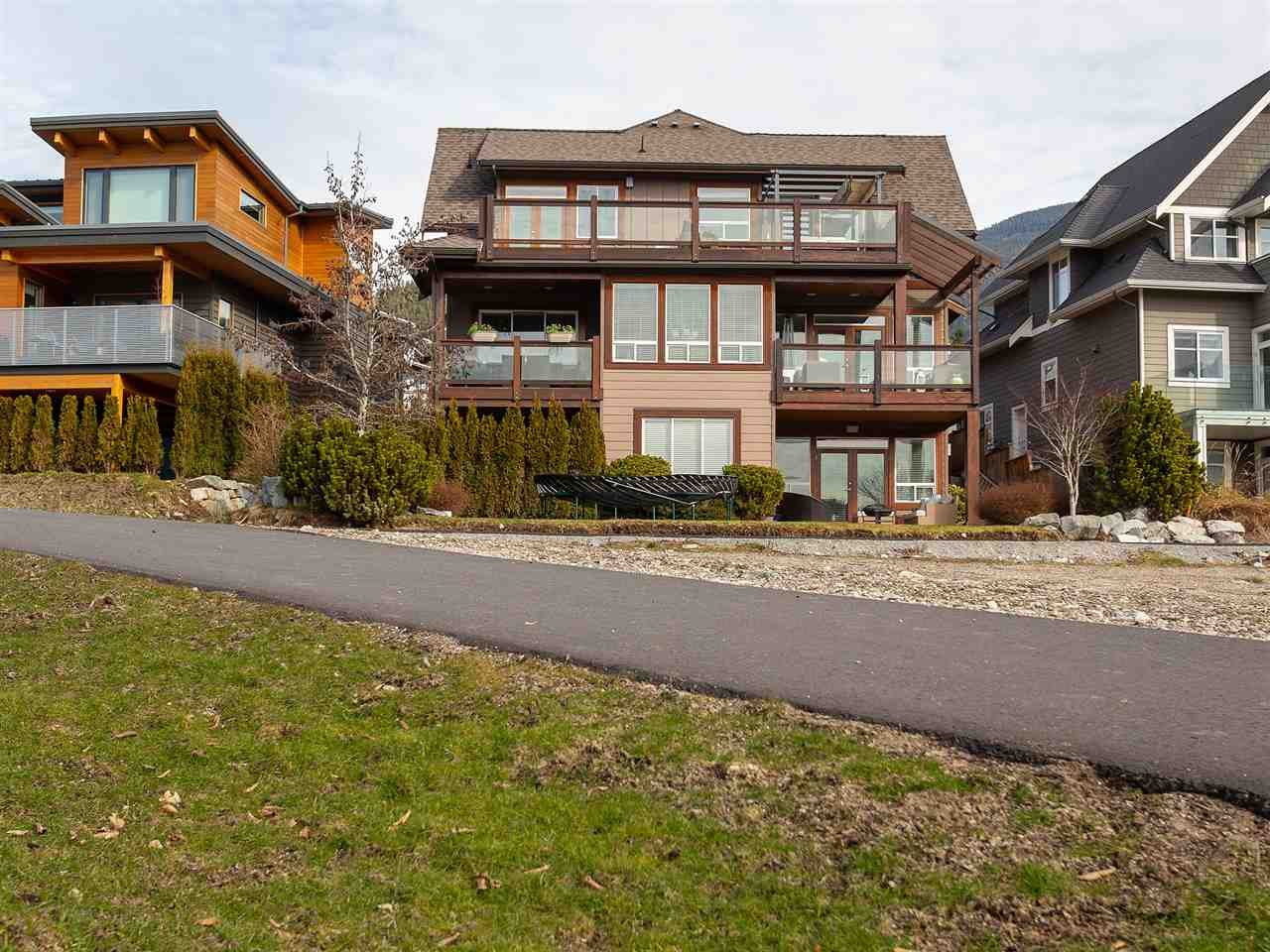 40859 The Cres
