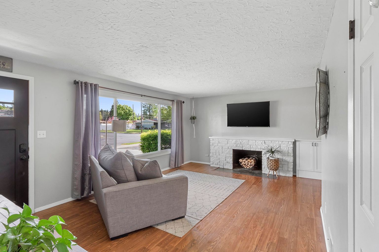 3209 W Bismark Ave
