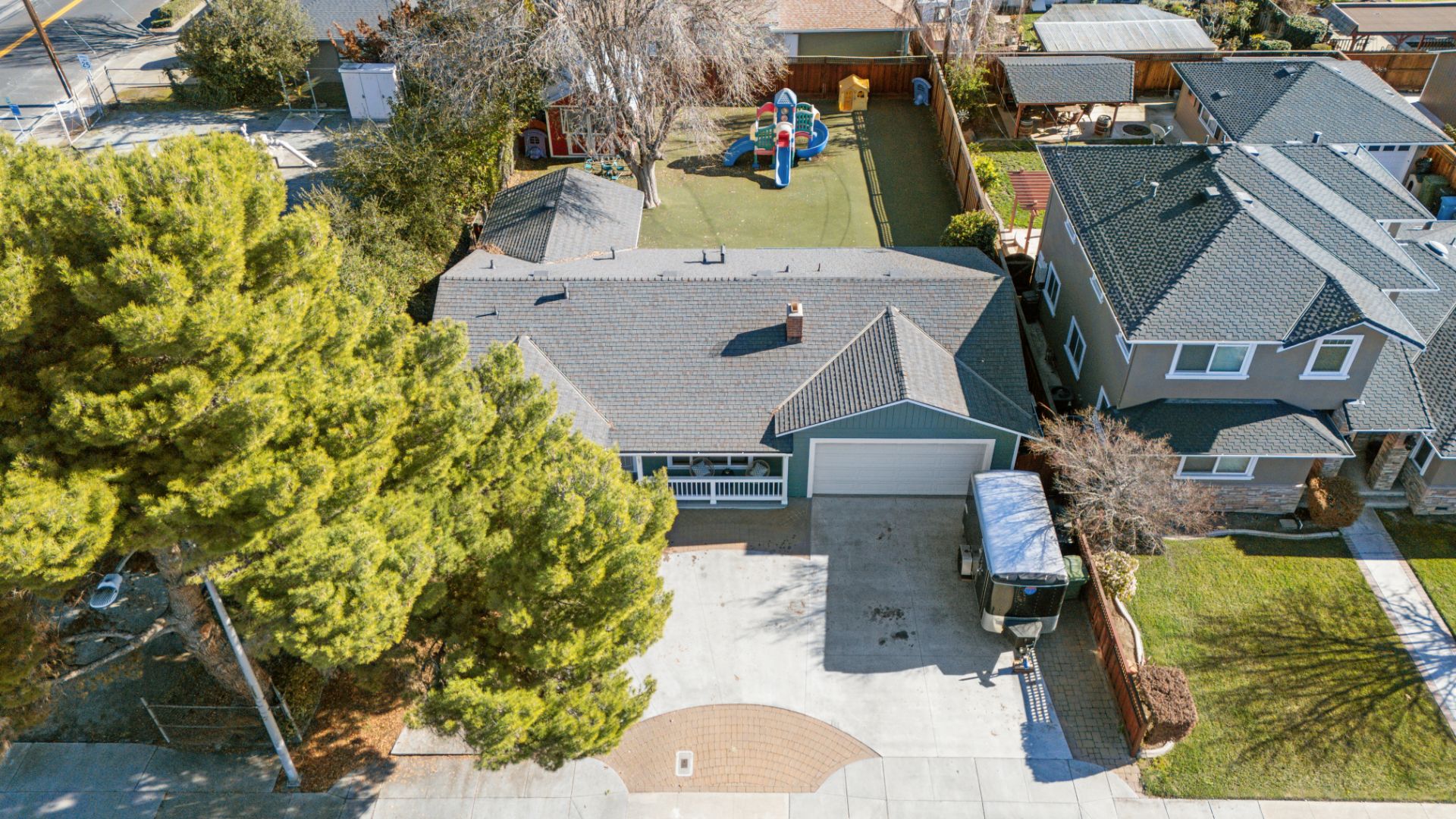 1067 Scott BLVD