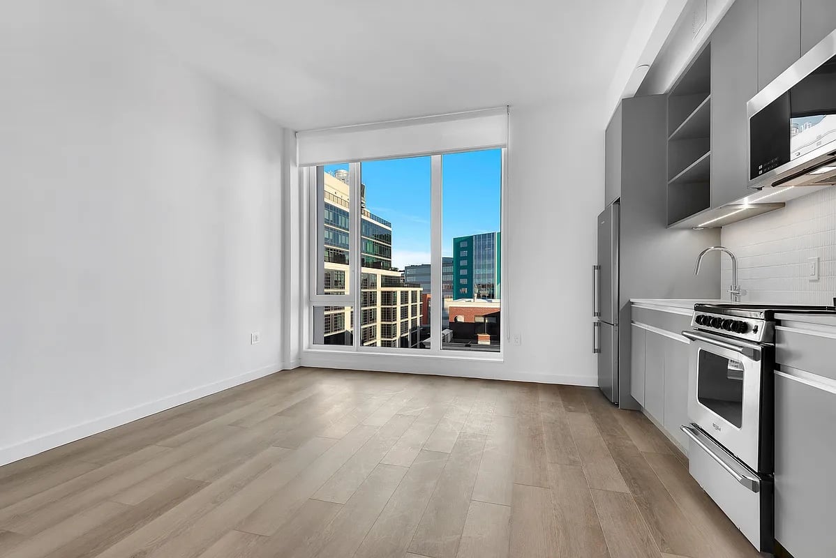 29-17 40th Avenue, 808