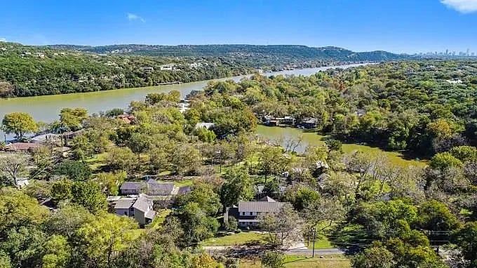 4711 Laguna