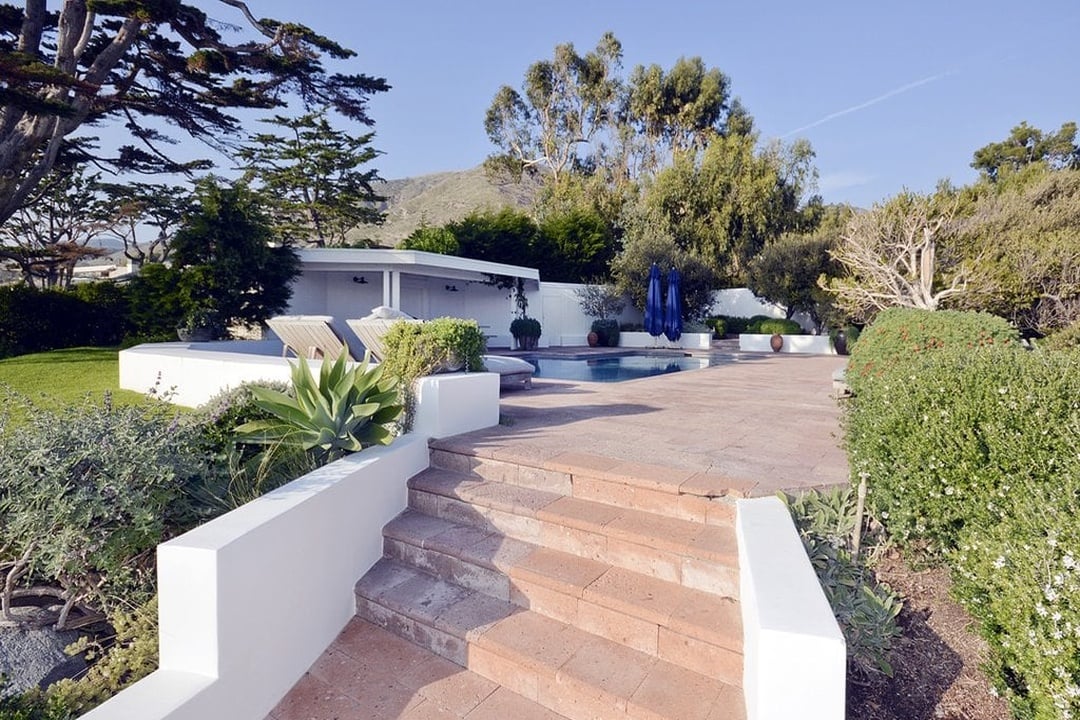 Velvet Lodge