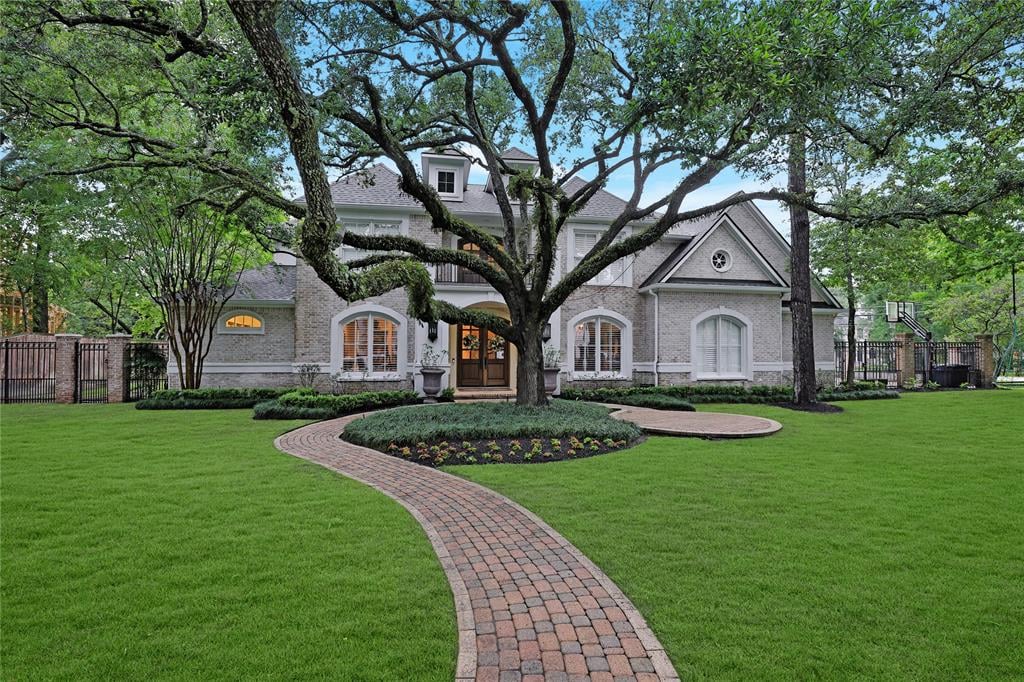 11902 Cobblestone Dr