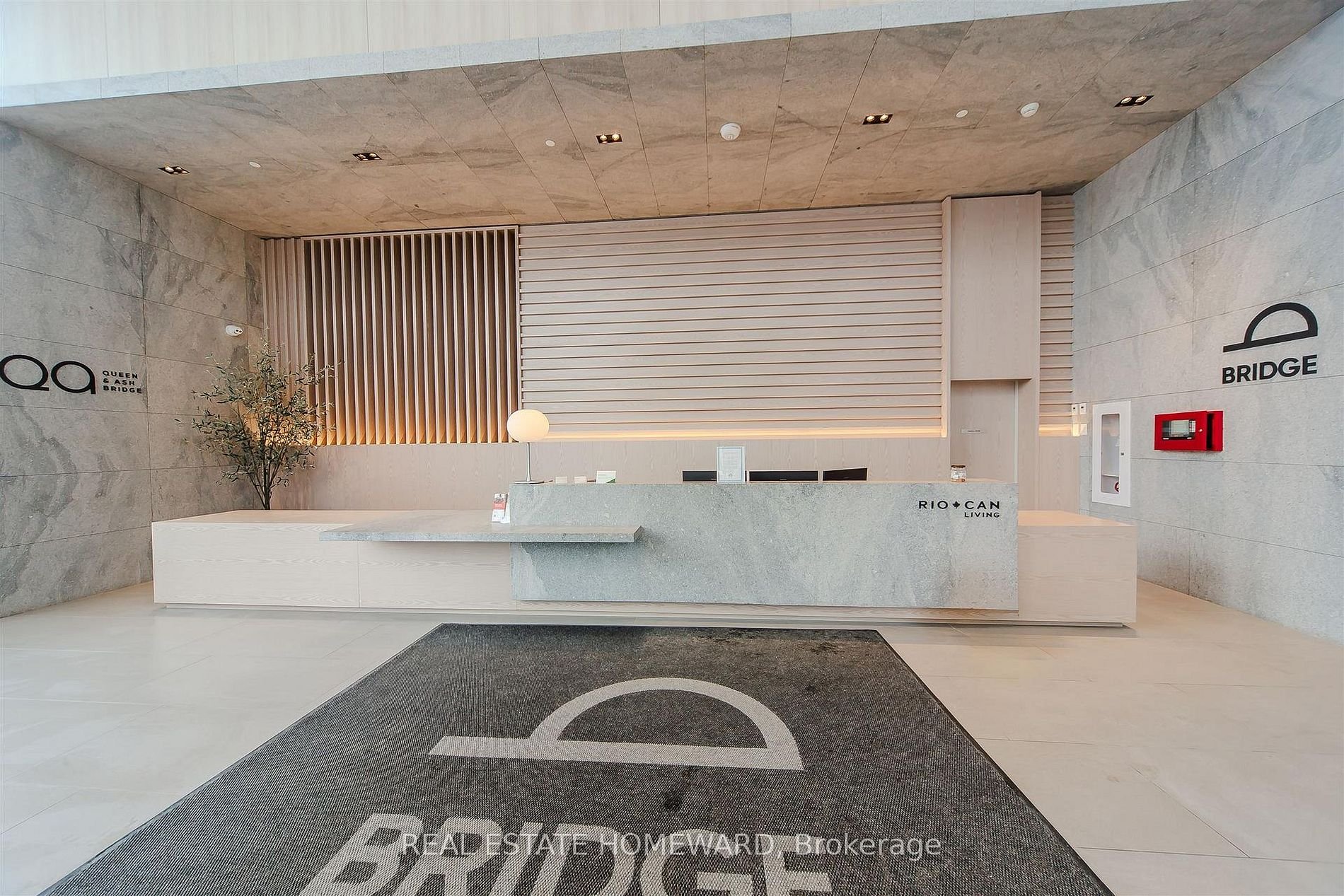 PENTHOUSE BY THE BEACHES 