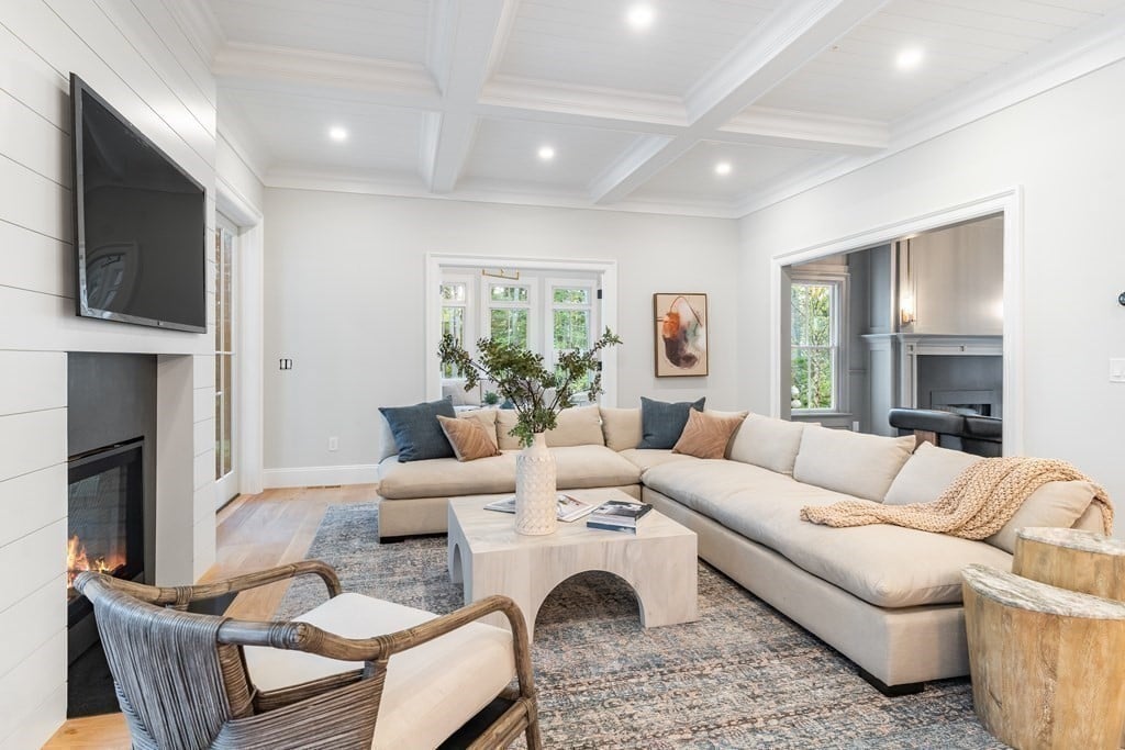 140 Whitman Rd