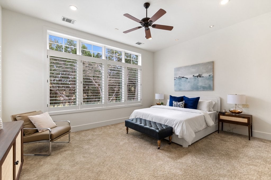 16005 Pontevedra Place