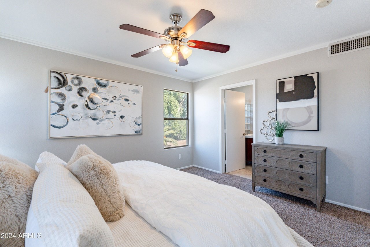 2222 E Arabian Dr