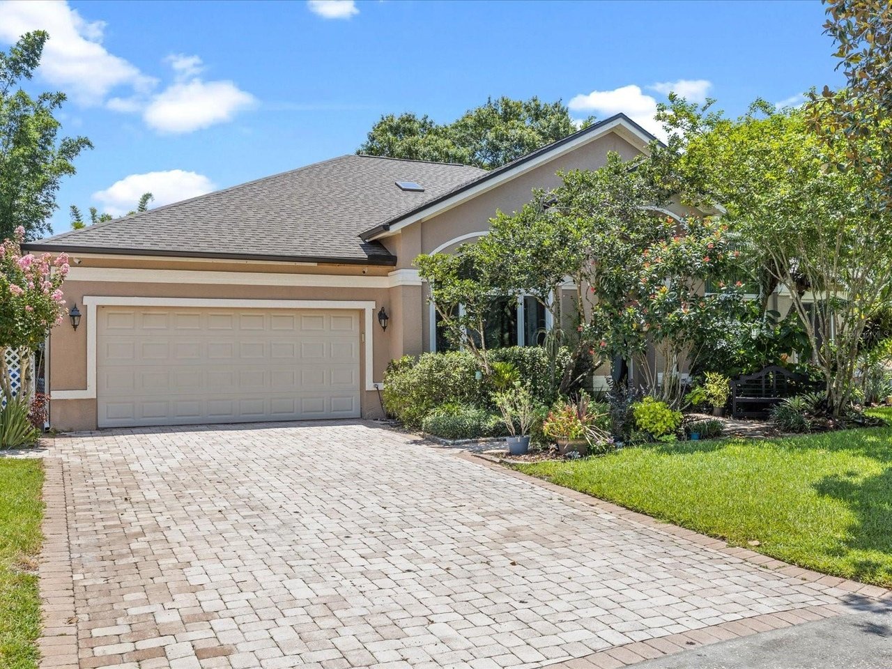 663 Hartford Ct
