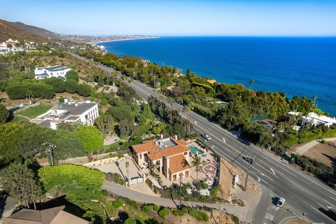 Puesta Del Sol St, 90265