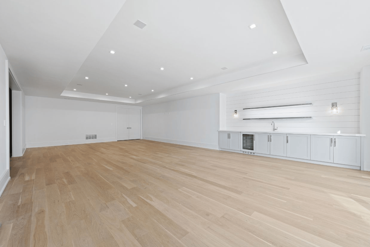 428 Edge of Woods Rd