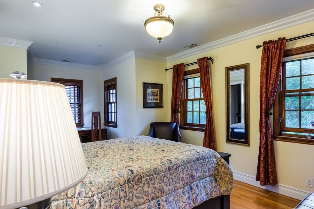 San Vicente Blvd, 90402