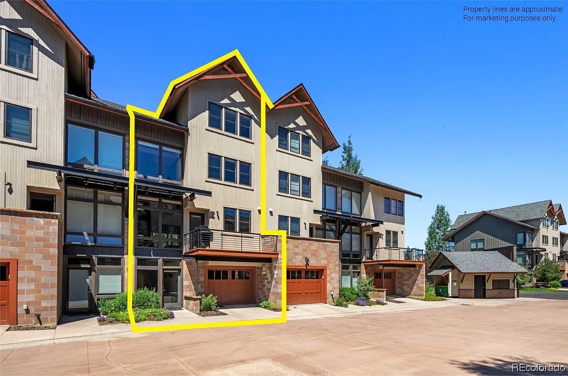 2893 Blackhawk Ct