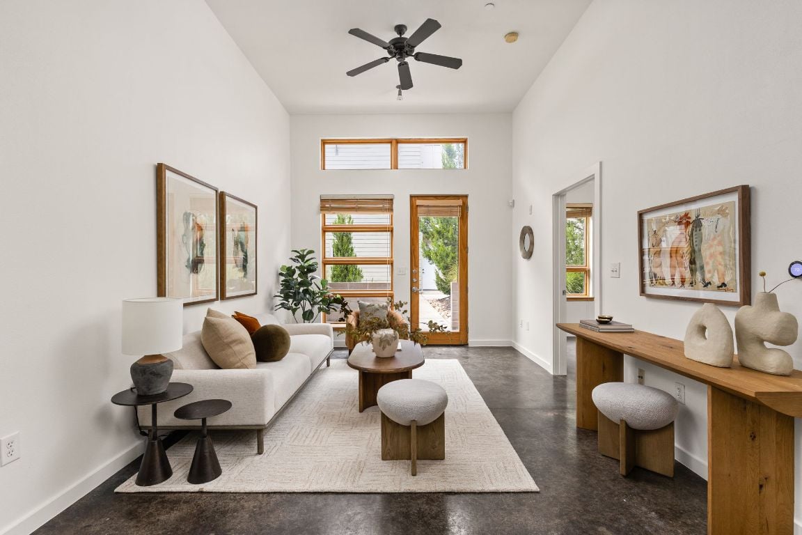 1601 E 5th St, Unit 113