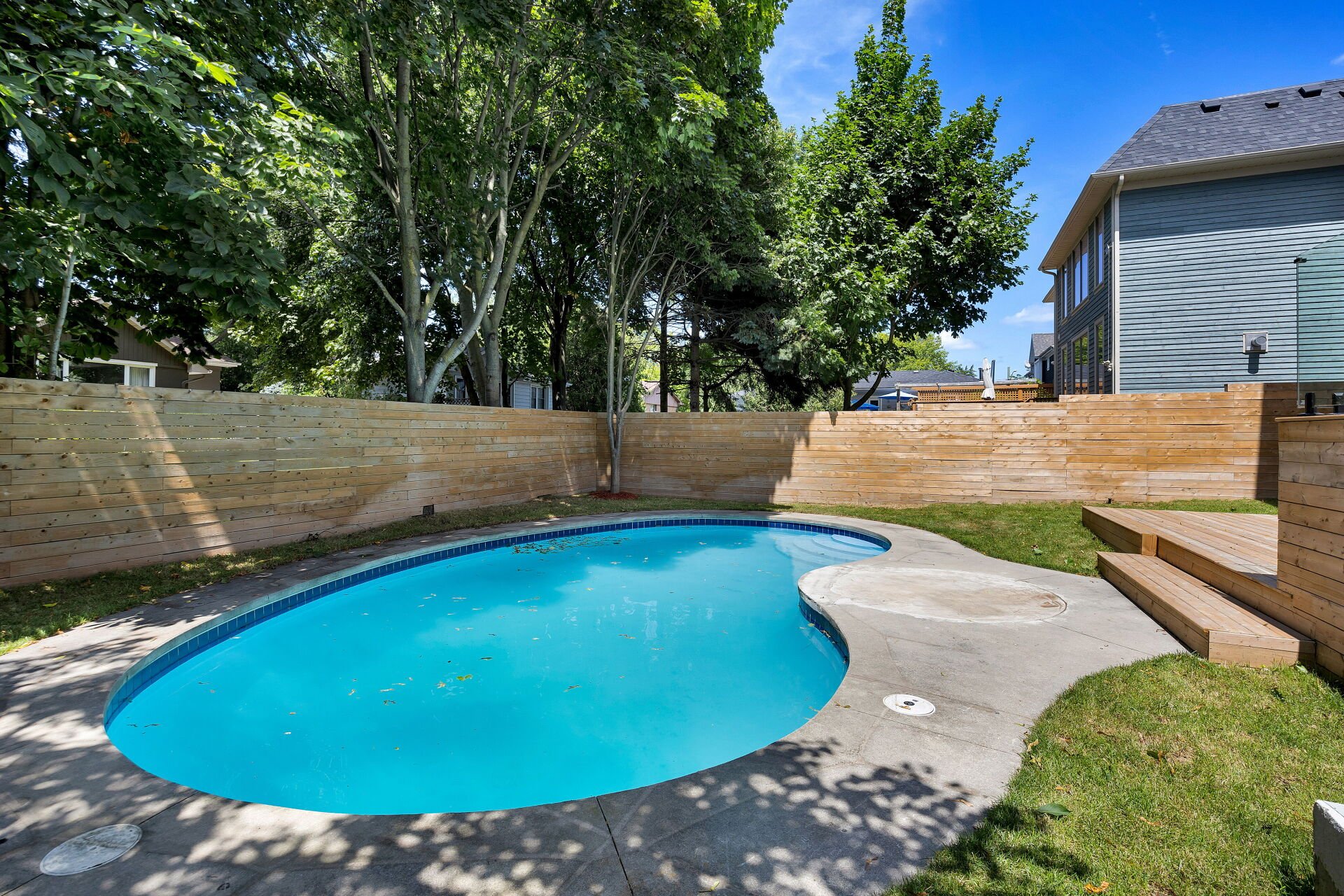 1405 Acton Crescent