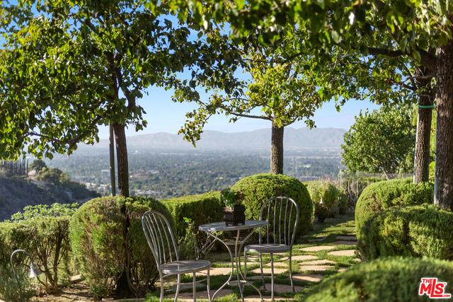 13337 Mulholland DR