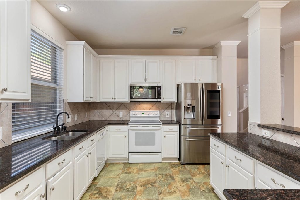 10937 Colonel Winn Loop