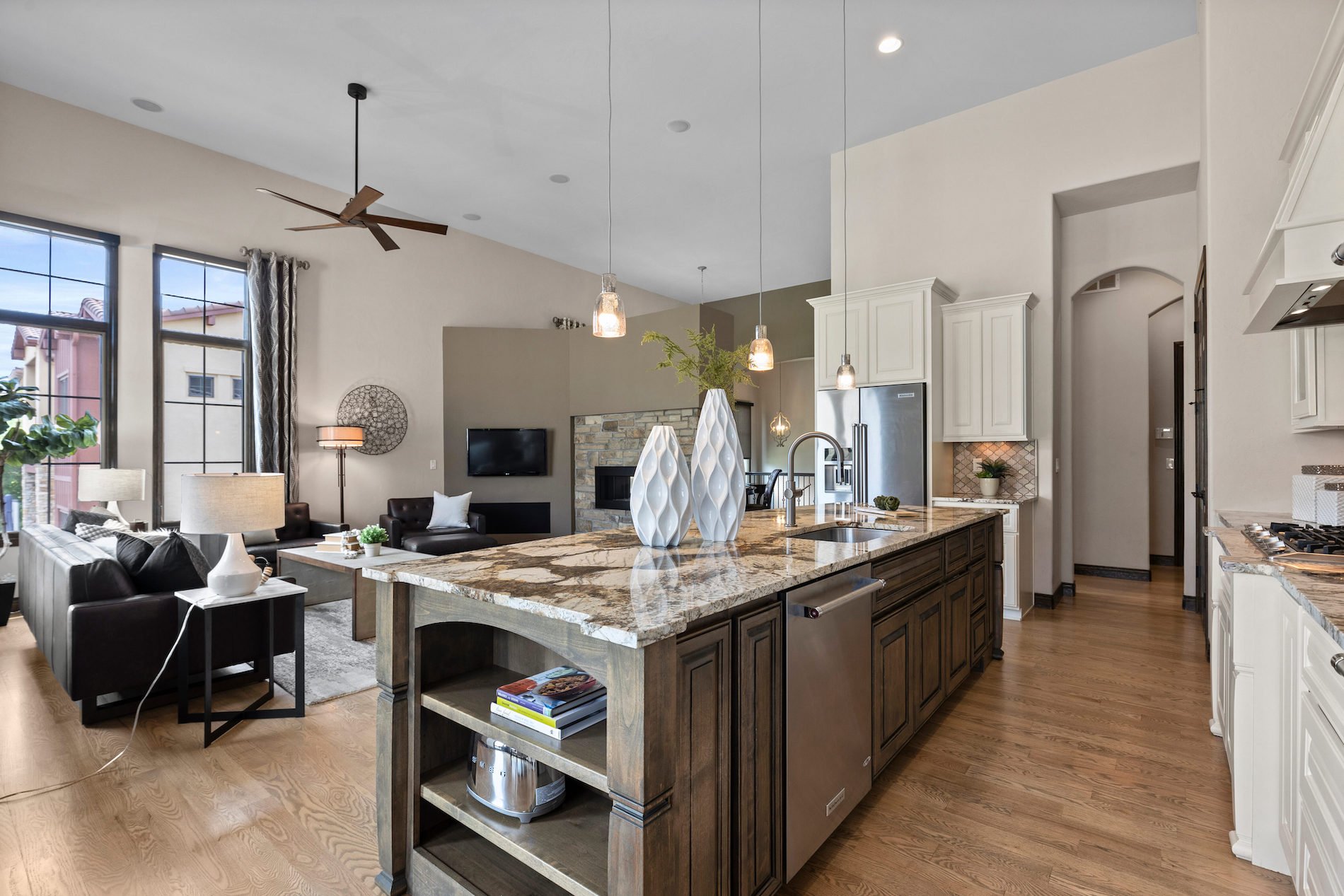 8122 Raphael Lane