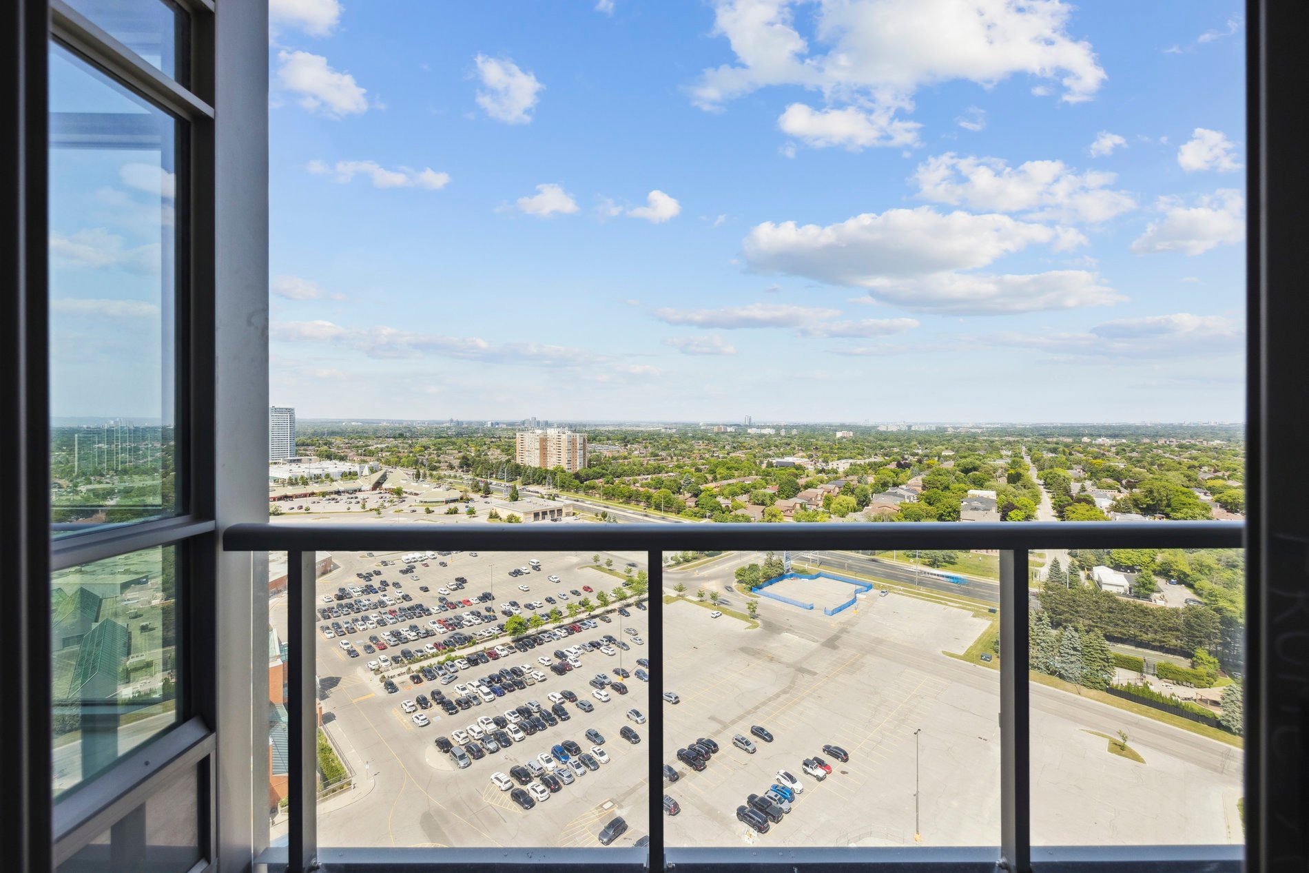 50 Upper Mall Way #2109