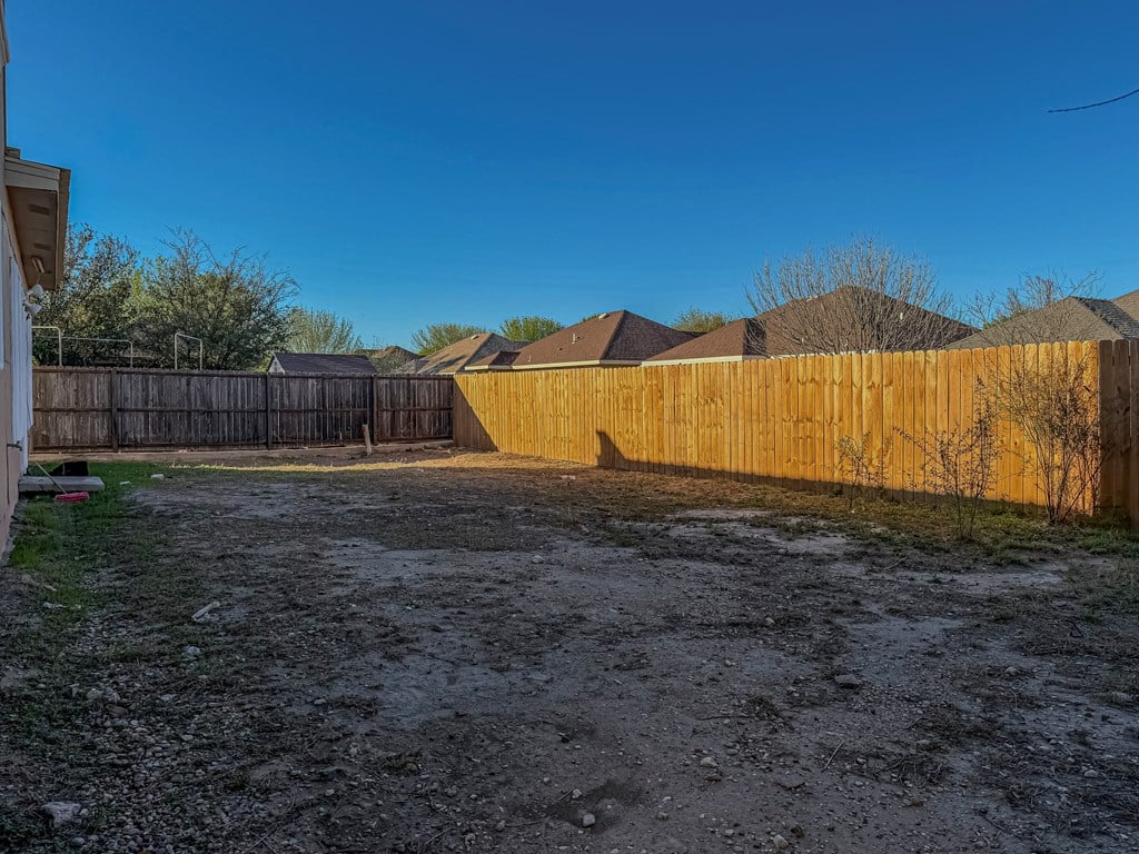2101 Pershing Cir