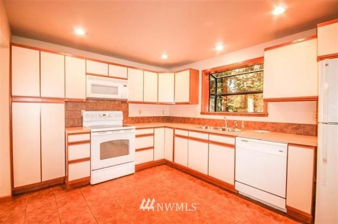 265 Lakefront Dr