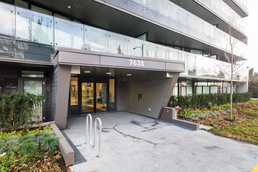 7638 Cambie St, #404