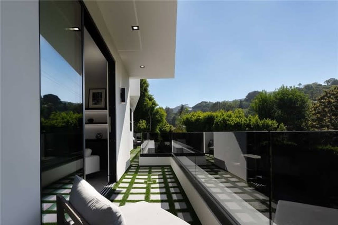 Crescent Villa