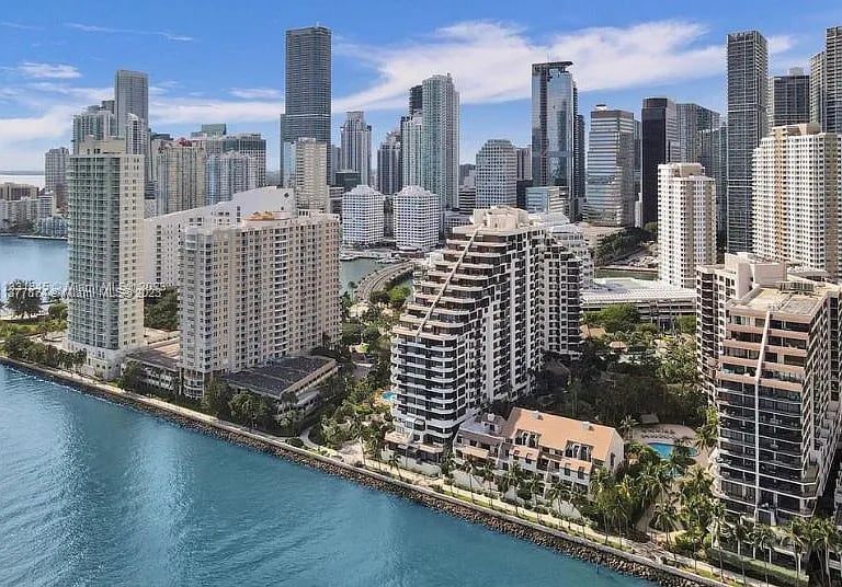 520 Brickell Key Dr #A904