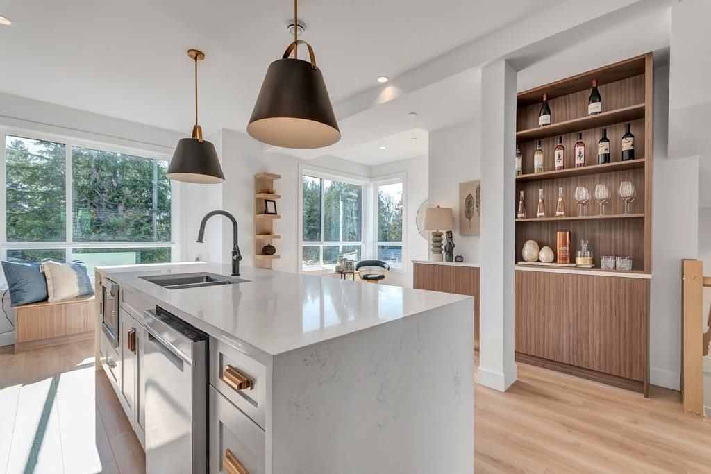 5476 Brydon Crescent, #4